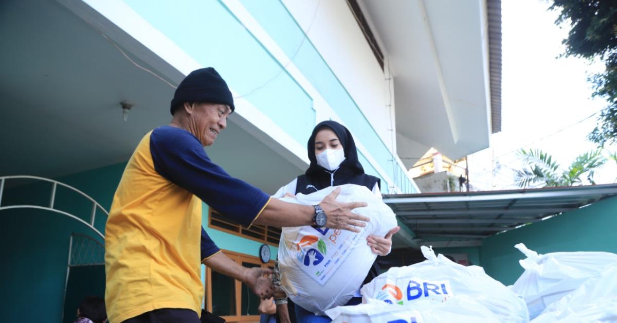Terus Berkomitmen dalam Penyaluran CSR, BRI Raih 3 Penghargaan Top CSR Awards 2022