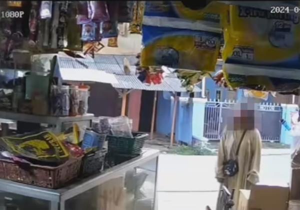 Viral Diduga Wanita ODGJ Ngamuk Hingga Merusak Minimarket dan Memukuli Pemotor di Bekasi