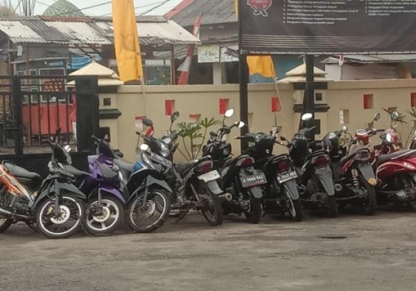 Gerebek Arena Judi Sabung Ayam, Polsek Balaraja Amankan Belasan Sepeda Motor
