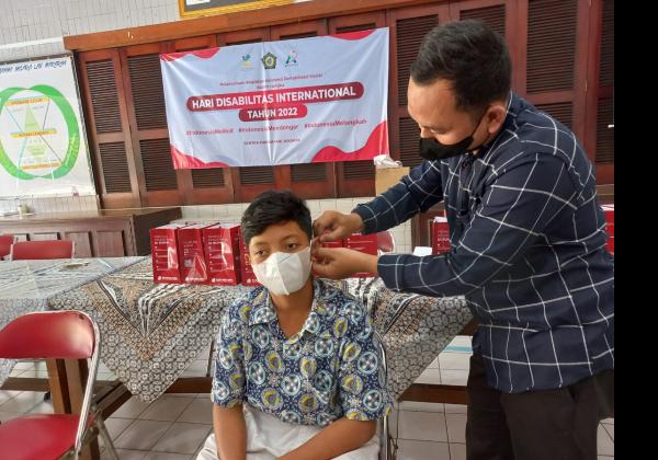 Peringati Hari Disabilitas Internasional, Kemensos Serahkan Alat bantu Aksesibilitas
