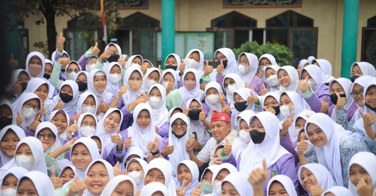 Meriahnya Penyambutan PLT Wali Kota Bekasi, Siswa Siap Terima Materi Kebangsaan