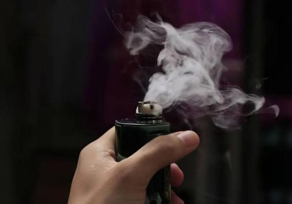 Risiko Rokok Elektrik Serupa dengan Rokok Konvensional