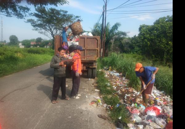 Cuma Punya 15 Armada, UPTD 4 DLHK Tangerang Maksimalkan Pengangkutan Sampah ke TPA Jatiwaringin