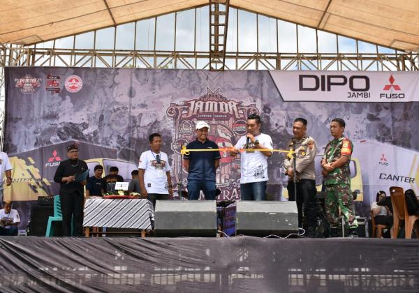 Perkuat Hubungan dengan Komunitas, Mitsubishi Fuso Dukung Acara Jambore Canter Mania di Jambi