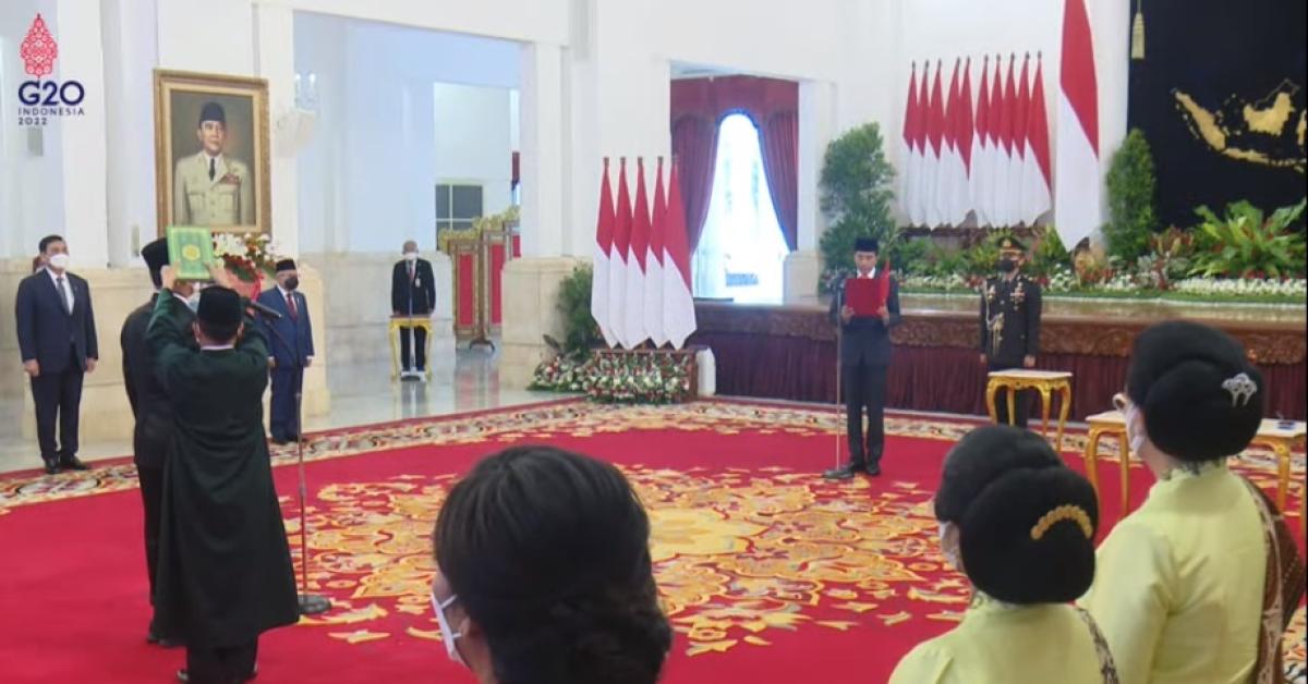 Jokowi Lantik Wali Kota Semarang Hendrar Prihadi sebagai Kepala LKPP