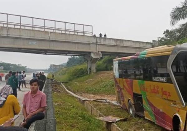 Ini yang Dilakukan Sopir Bus Menyelamatkan Seluruh Penumpang, Saat Pecah Ban di KM70 Tol Balikpapan-Samarinda 