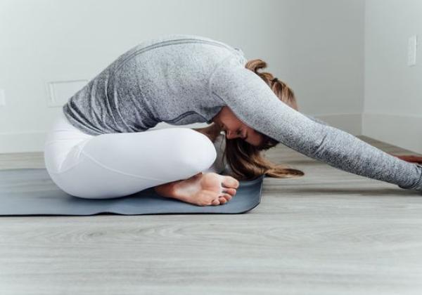 Manfaat Yoga untuk Kesehatan Fisik dan Mental Anda, Solusi Healing yang Sehat