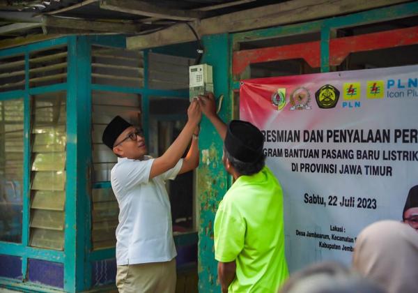 PLN Salurkan Bantuan 988 Sambungan Listrik Gratis dari Pemerintah di Jember, Jatim
