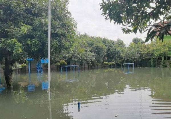 Kotanya Gibran Kebanjiran, Warganya Ngungsi ke Sekolah-Sekolah