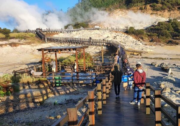Ribuan Wisatawan Padati Kawasan Wisata Kawah Sikidang Dieng Wonosobo di H+4 Lebaran