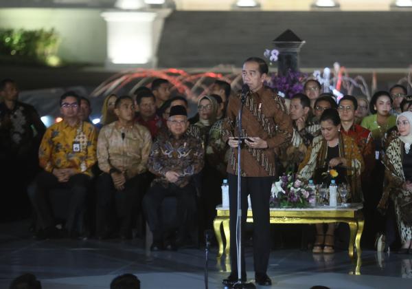 Hari Batik Nasional, Direksi PLN Tampilkan Perpaduan Busana Adat Solo dan Yogyakarta di Istana Negara