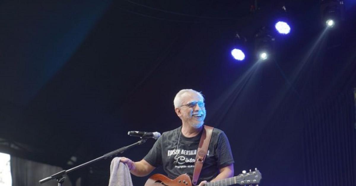 Konser Iwan Fals 'Bertalu Rindu Cinta' Sukses Digelar