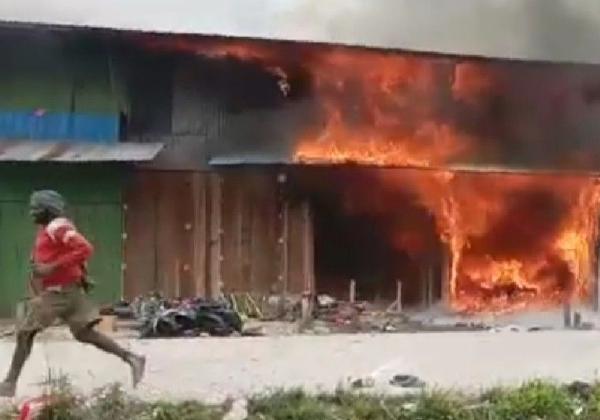 50 Kios Terbakar dalam Kerusuhan Waghete Kabupaten Deiyai Papua Tengah, 11 Orang Diamankan Polisi