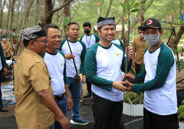 Wujudkan pembangunan berkelanjutan, PLN Tanam 5.000 Bibit Mangrove di KEE Teluk Panggang Jawa Timur