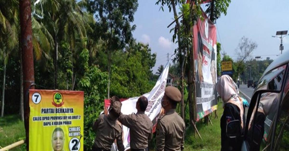 Terlarang, Ini Aturan KPU Soal Pasang APK di Pohon 