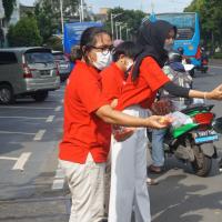 Rayakan Ramadan, TAYS Berbagi Paket Takjil  Bagi Pengguna Jalan dan Pengemudi Ojek Online a7d0b33700ce7982993f8ddfaa773075.jpeg