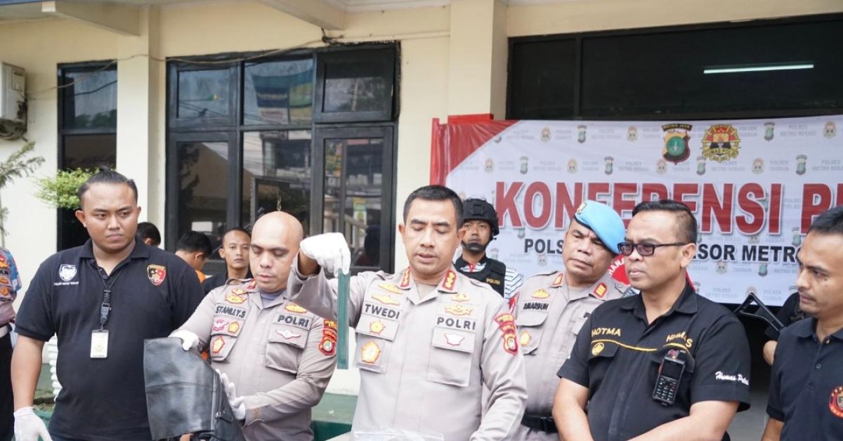 Pelaku Ganjal Mesin ATM di Bekasi Ditangkap, Berawal Security 'Iseng' Lihat CCTV