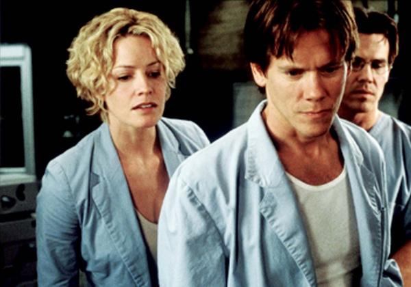 Sinopsis Hollow Man: Teror Manusia Transparan yang Diperankan Kevin Bacon