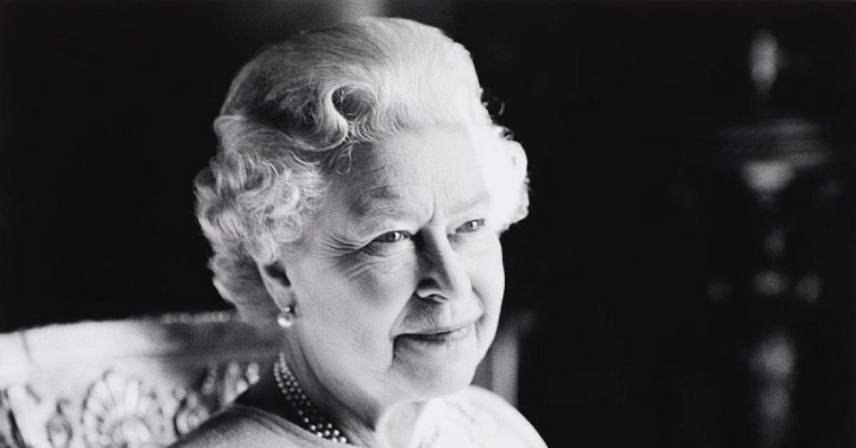 Berduka Atas Meninggalnya Ratu Elizabeth II,  Premier League Ubah Latar Belakang Logo Dengan Warna Hitam