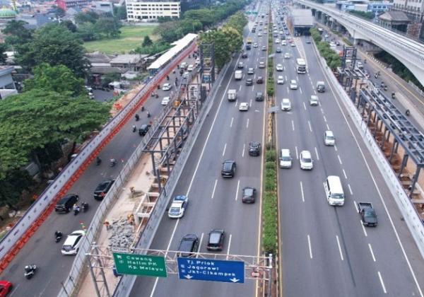 Ada Pemasangan JPO Integrasi Melintas di Tol Dalam Kota Cawang, Pengguna Jalan Diimbau Atur Perjalanan