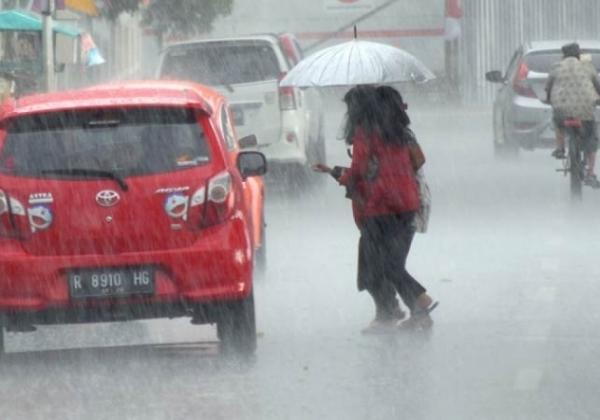 Senin Dinihari, Seluruh Wilayah Jakarta Bakal Diguyur Hujan Disertai Petir dan Angin Kencang