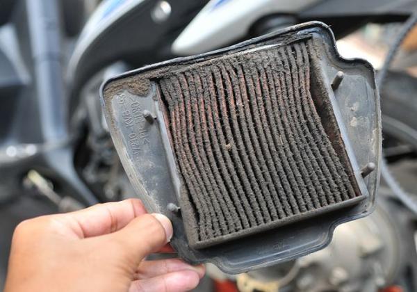 Jangan Abaikan Perawatan Motor, Ini 2 Cara Sederhana untuk Bersihkan Filter Udara Motor