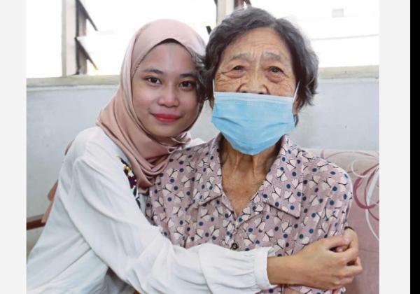 Kisah Haru Rohana Abdullah, WNI yang 22 Tahun Dirawat Orang China di Malaysia, Beda Agama tapi Saling Cinta,
