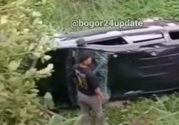Toyota Avanza Berisi 10 Penumpang Masuk ke Jurang, Polisi Ungkap Penyebabnya