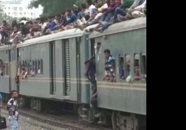 Viral Video Mudik Naik Kereta Berjubel di Bangladesh, Netizen Nostalgia Indonesia di Tahun 2.000-an