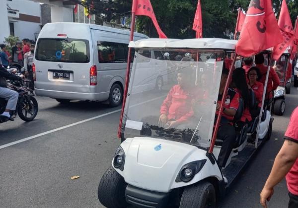 Gunakan Mobil Golf Ke Kantor KPU, PDIP Kota Bekasi Daftarkan 50 Bacaleg The Dream Team