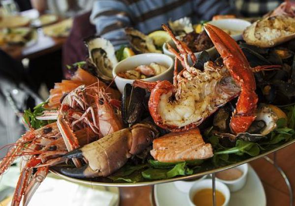 Seafood Itu Tinggi Kolesterol, Gini Cara Mengolahnya Biar Gak Masalah dengan Jantung