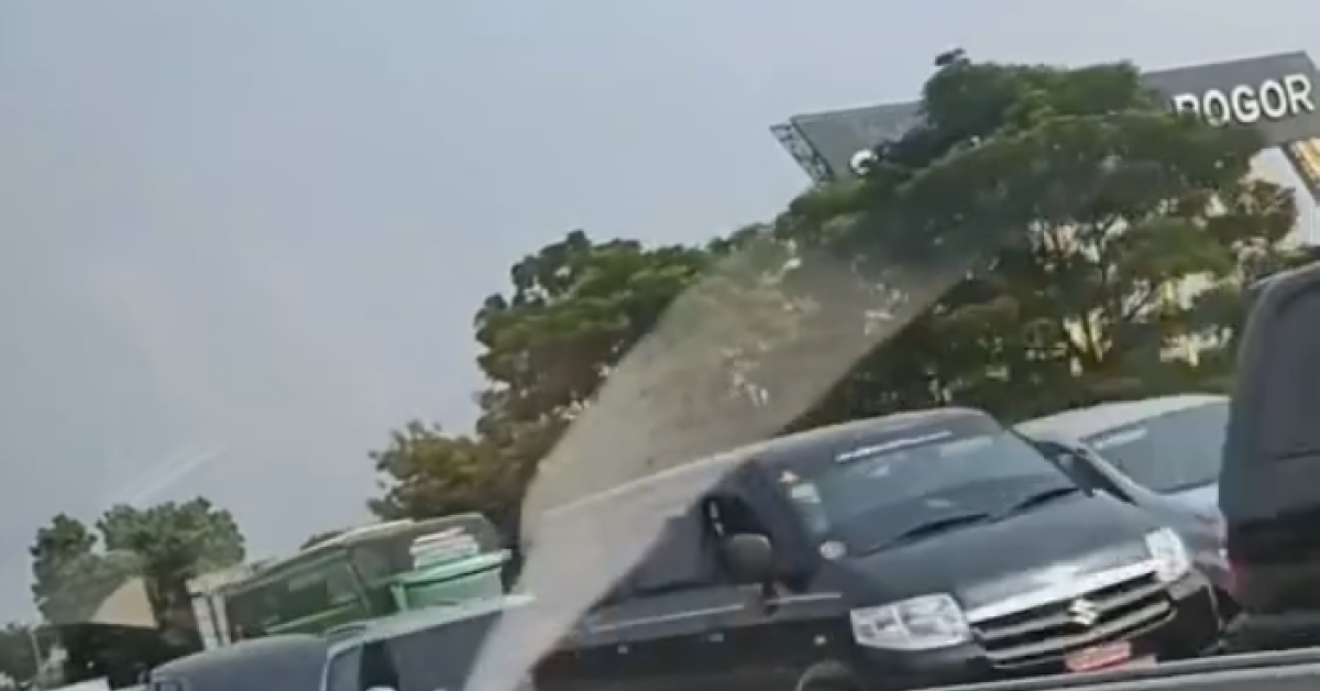  Tol Jagorawi Padat Kendaraan Antre Exit Tol Ciawi, Volume Kendaraan di Jalan Tol Meningkat 