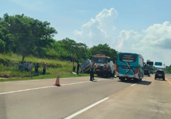 Kecelakaan Tunggal Bus Rosalia Indah, Dikabarkan 15 Orang Terluka dan 7 Meninggal Dunia