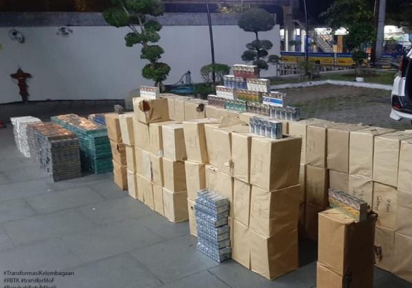 Bea Cukai Ringkus Ratusan Ribu Batang Rokok Ilegal dari Dua Penindakan dalam Satu Malam