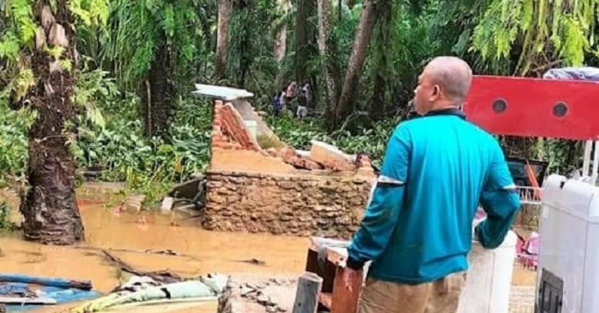 Banjir Terjang Mukomuko Bengkulu Berdampak Kerusakan Rumah Warga, Kepala Desa Diminta Bikin Proposal