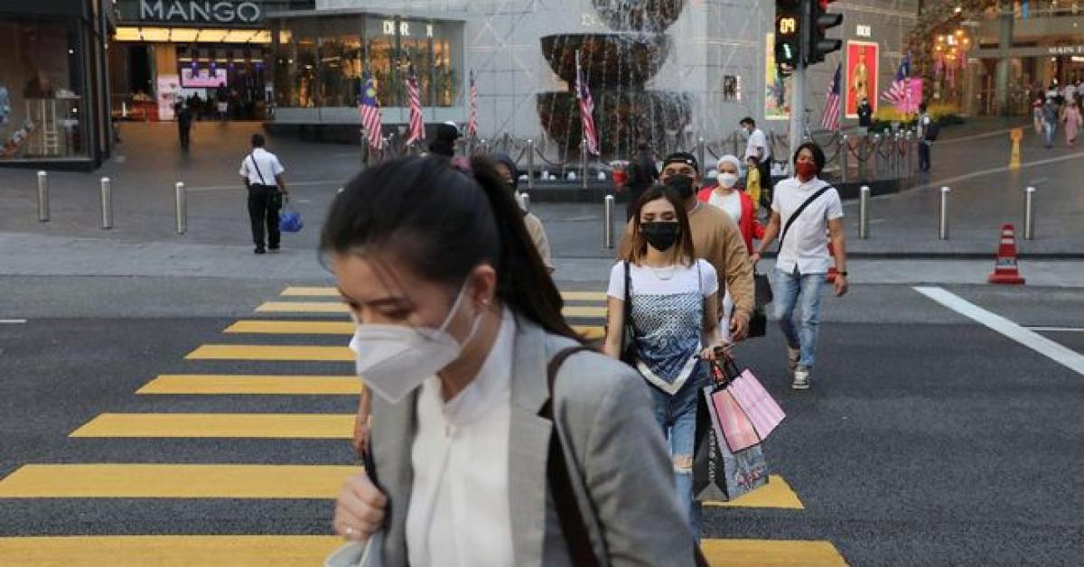 Covid-19 di Singapura Meningkat, Sandiaga Uno Antisipasi Warga Indonesia Kembali Pakai Masker