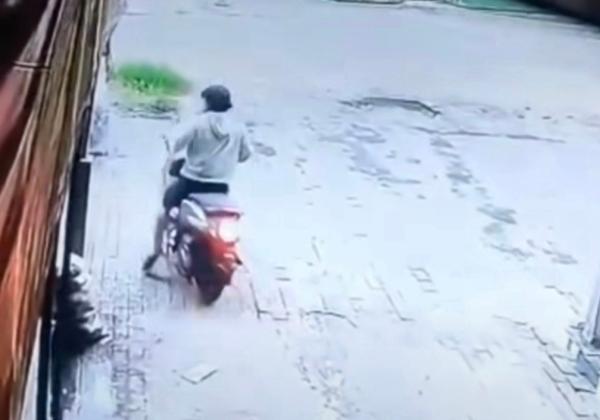 Polisi Buru Pelaku Komplotan Pencuri Sepeda Motor Milik Pedagang Es Kelapa Muda di Bekasi