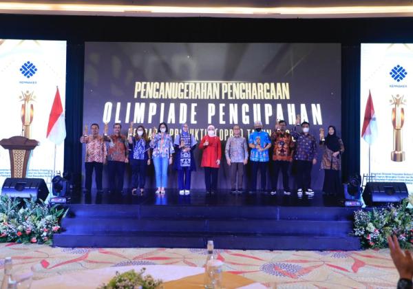 Kemnaker Beri Penghargaan kepada Perusahaan yang Terapkan Pengupahan Berbasis Produktivitas