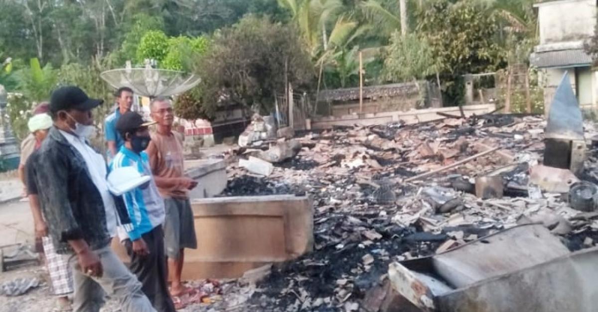 Pemilik Sedang Sembahyang, Rumah Beserta Uang Rp100 Juta Ludes Terbakar