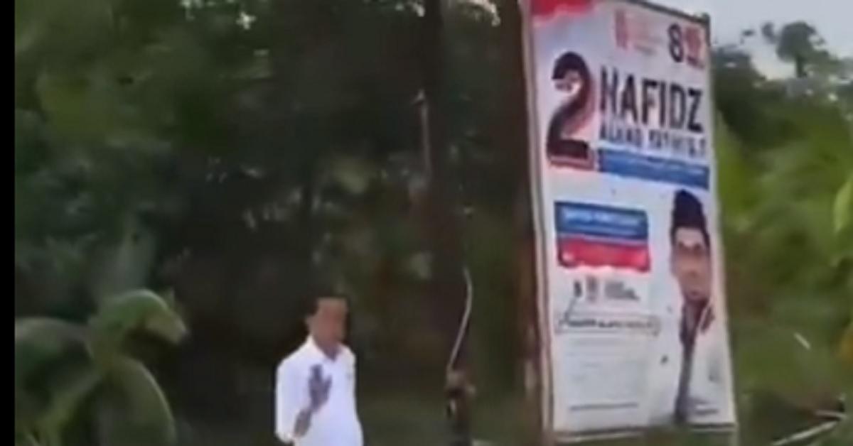 Viral! Jokowi Jalan Kaki Hingga Sapa Warga saat Ban Mobil RI 1 Bocor