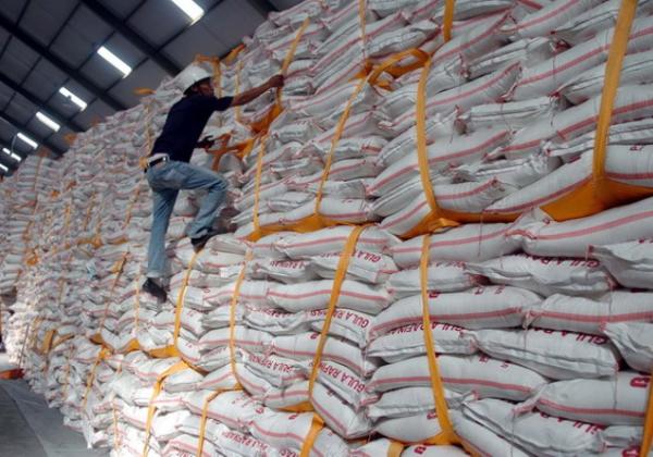Pejabat Pelindo dan Bea Cukai Diperiksa Kejagung Soal Korupsi Impor Gula PT SMIP