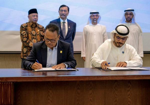 PLN Gandeng Masdar Bentuk Kajian Ekspansi PLTS Terapung Cirata hingga 500 MWac