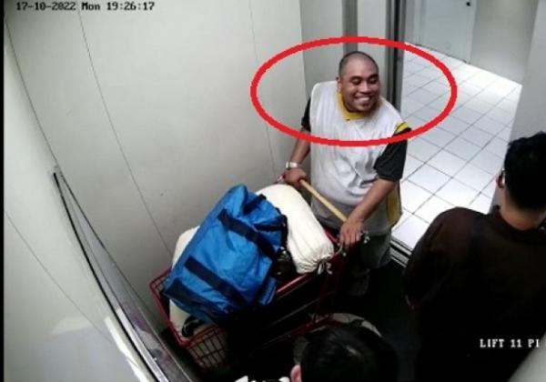 Di Balik Senyuman Pembunuh Bawa Mayat di Lift, Polisi: Dia Puas Misinya Selesai 