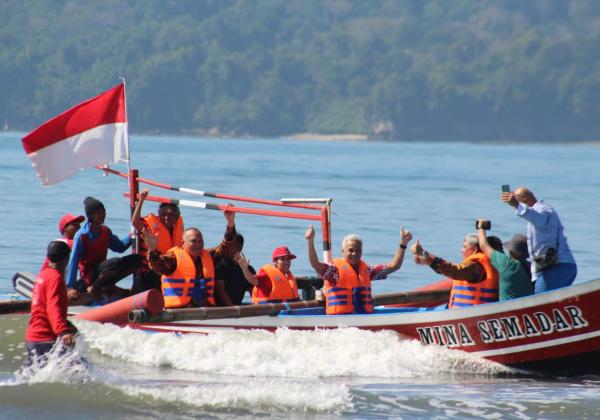 Berdayakan Nelayan di Cilacap, PLN Bantu Konversi Kapal Lawas Jadi Kapal Listrik yang Jauh Lebih Efisien