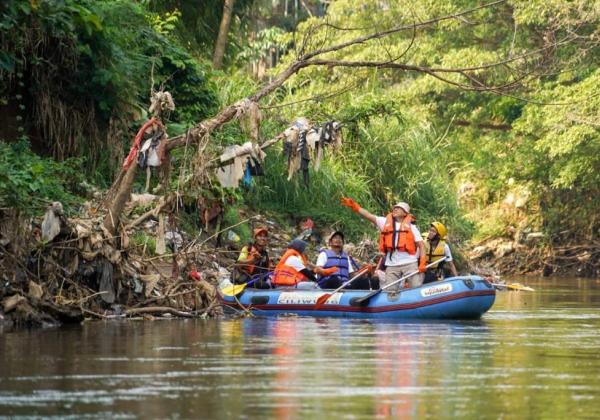 Bersama KLHK, Ribuan Pegawai PLN Group Bersihkan Pantai dan Sungai Serentak Se-Indonesia