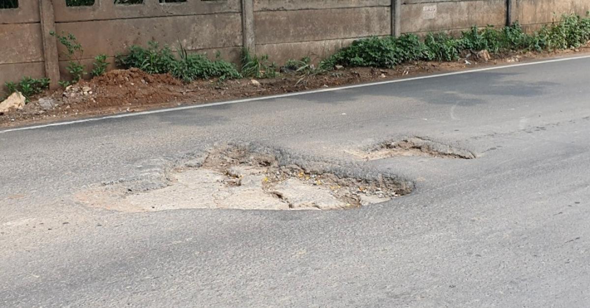Viral di Twitter! Lubang Besar di Jalan Inspeksi Kalimalang Bekasi Memakan Banyak Korban Kecelakaan