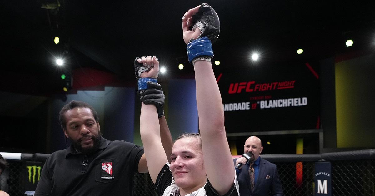 Rekap UFC Vegas 69: Kuncian Maut Erin Blanchfield Bikin Jessica Andrade Tap Out di Ronde 2