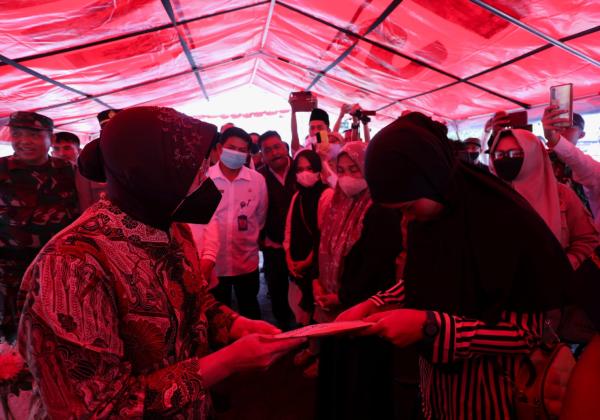 Ahli Waris Korban Bencana di Sukabumi Terima Santunan dari Mensos Risma