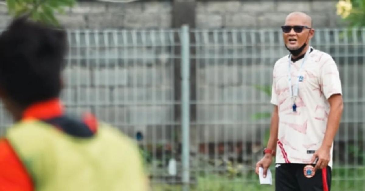 Pelatih Persija: Suporter Jaga Nama Klub Masing-masing