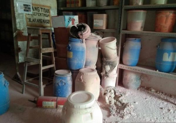 Gudang Bahan Kimia Meledak, Dua Orang Dilarikan ke Rumah Sakit